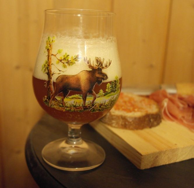 Main Image Beer glass with stem, moose