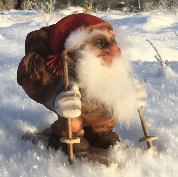 Main Image Ny Form santa skiing with backpack