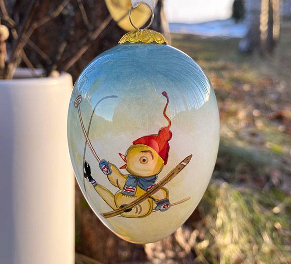 Hovedbilde Påskeegg, håndmalt, Kyllinger som faller på ski