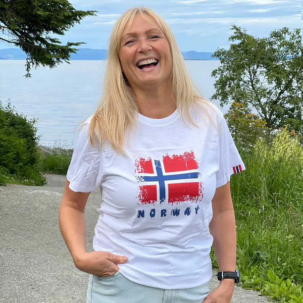 Hovedbilde T-skjorte, Norway med flagg, hvit