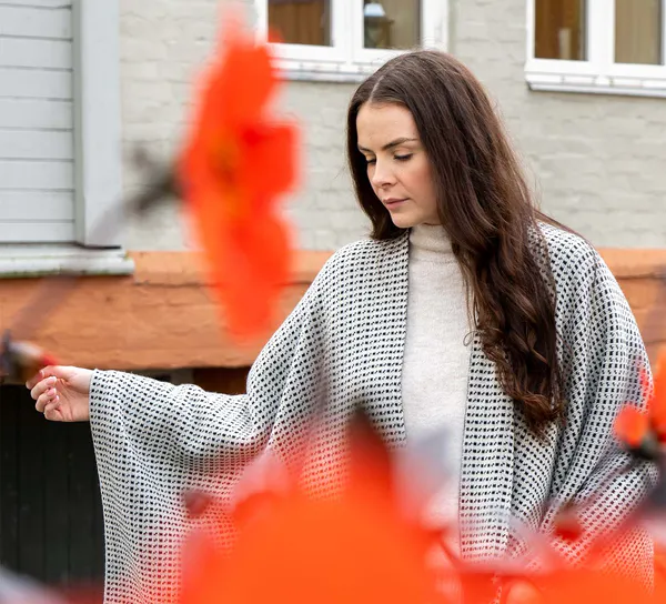 Hovedbilde Ullponcho, Islender, sort/hvit